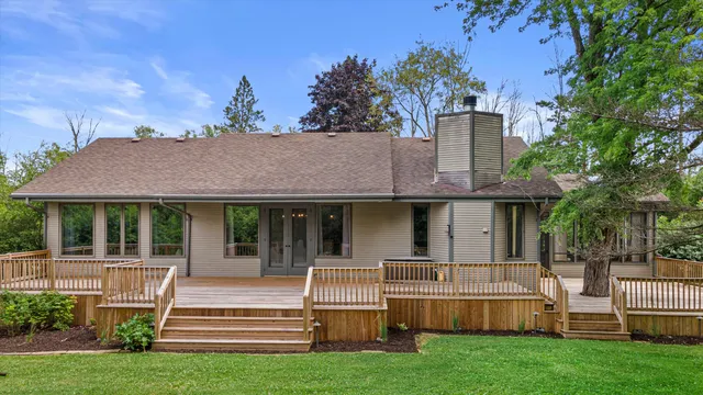 $889,000 | 1465 West County Line Road, River Hills, WI 53217