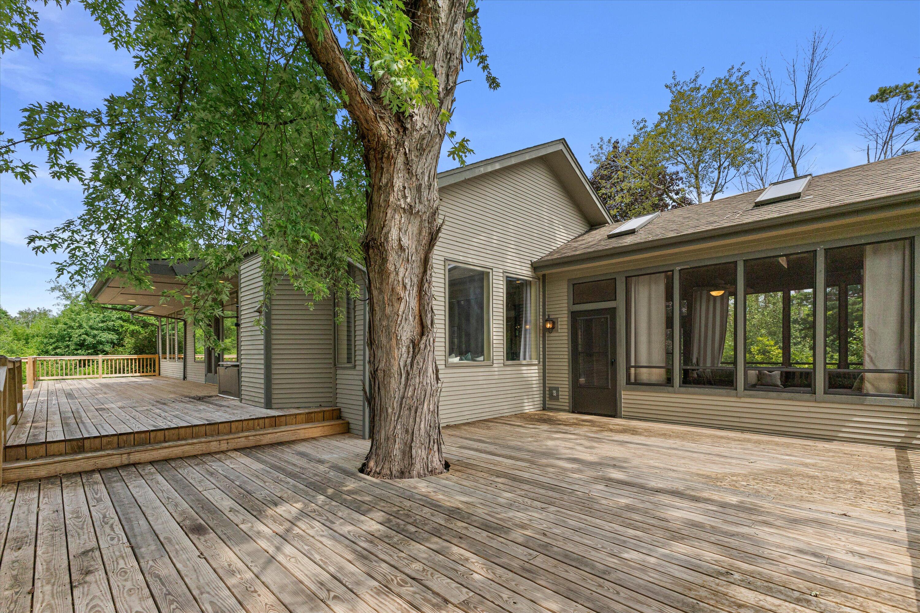 1465 West County Line Road River Hills, WI 53217 - Photo 40 of 49 21-IMG_2628