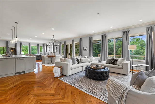 $889,000 | 1465 West County Line Road, River Hills, WI 53217