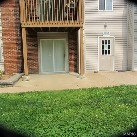 $59,900 | 2840 Blackforest Drive, Unit B, St. Louis, MO 63129