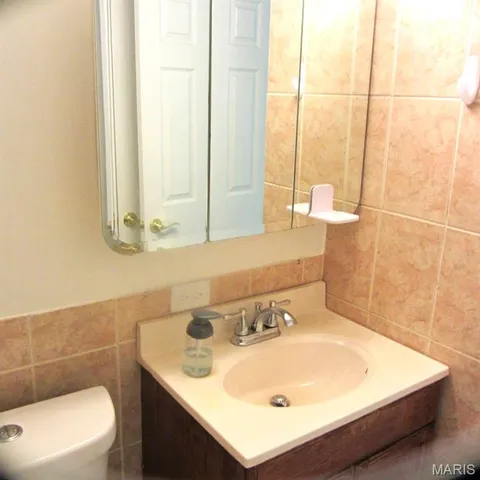 $59,900 | 2840 Blackforest Drive, Unit B, St. Louis, MO 63129