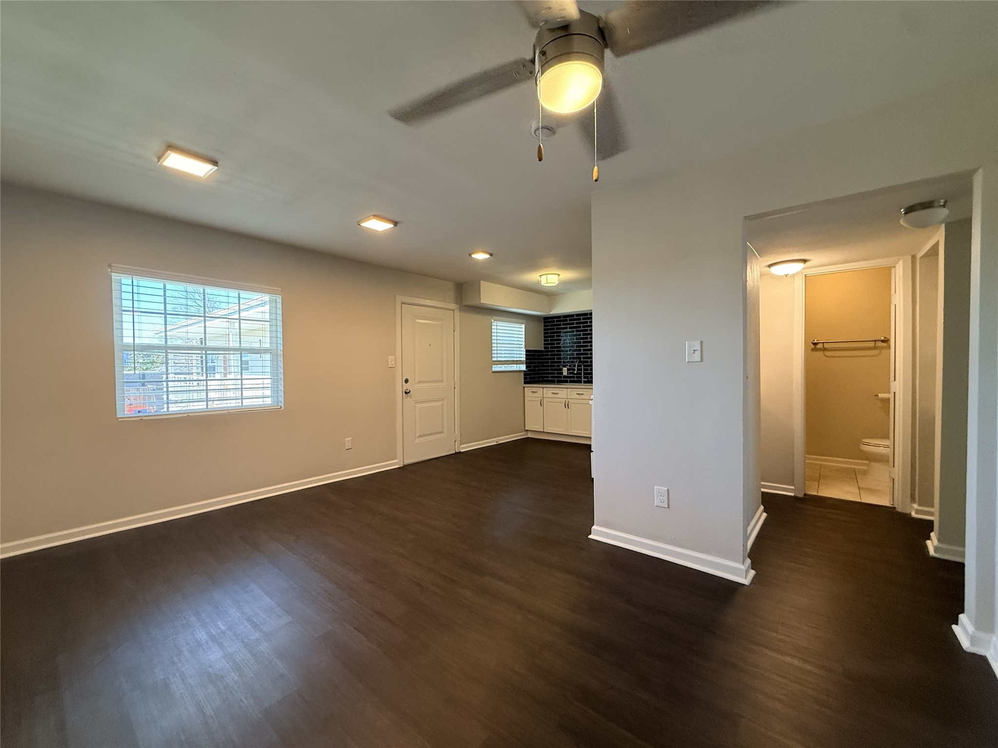 1824 Thonig Road, Unit 11 Houston, TX 77055 - Photo 3 of 19