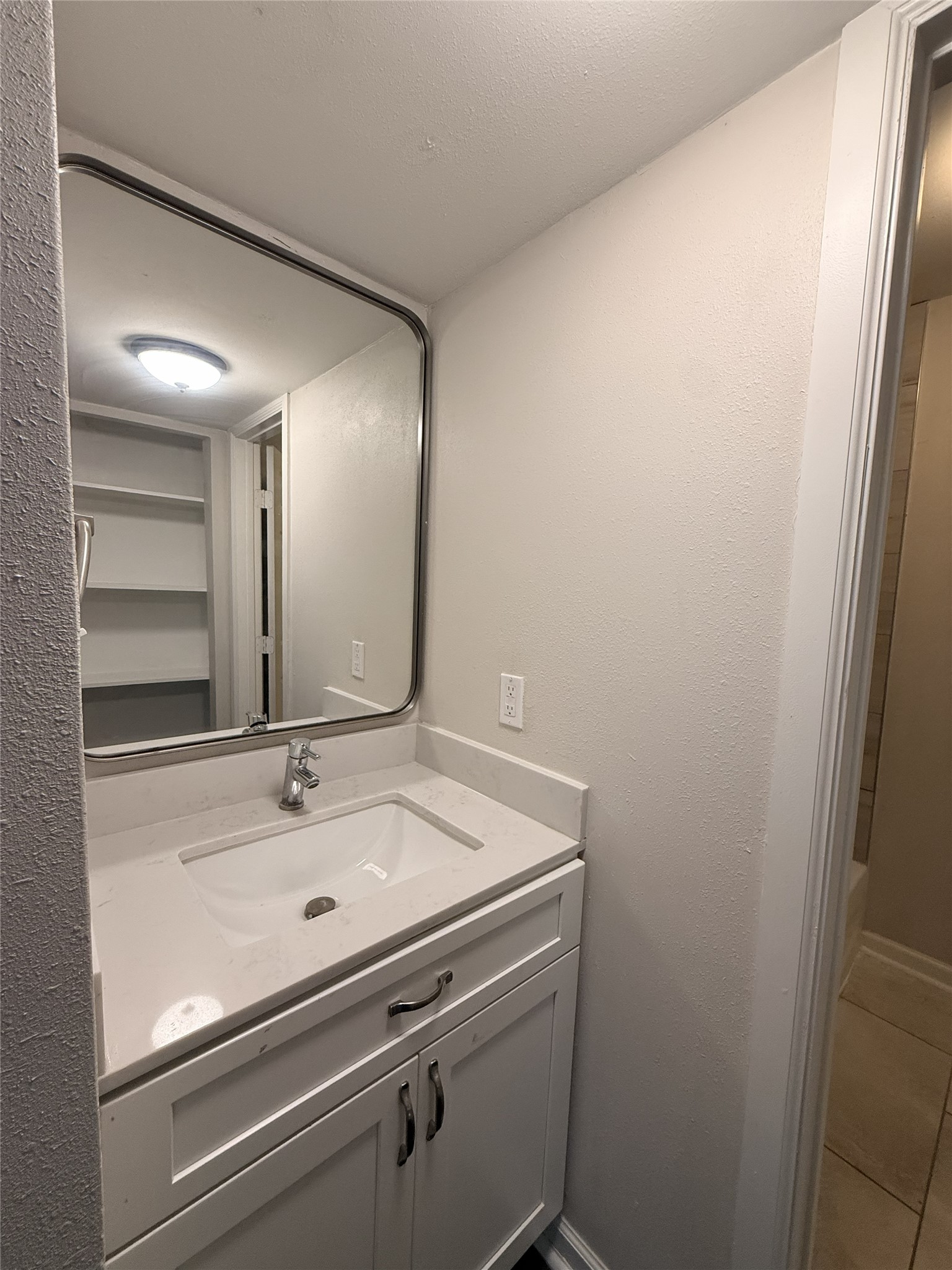 1824 Thonig Road, Unit 11 Houston, TX 77055 - Photo 8 of 19