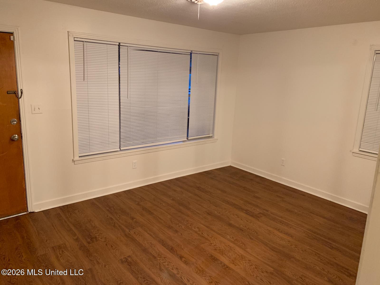 1066 Branch Street Jackson, MS 39212 - Photo 3 of 11 02 - Living Room