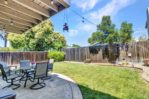 $565,000 | 127 American Way, Vacaville, CA 95687