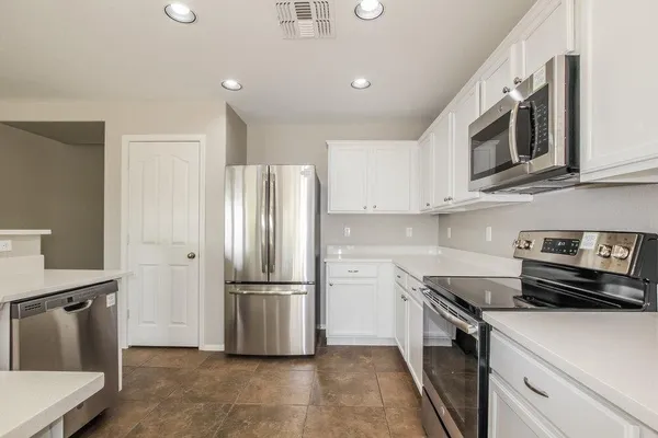 $2,260 | 17115 North 185th Drive, Surprise, AZ 85374