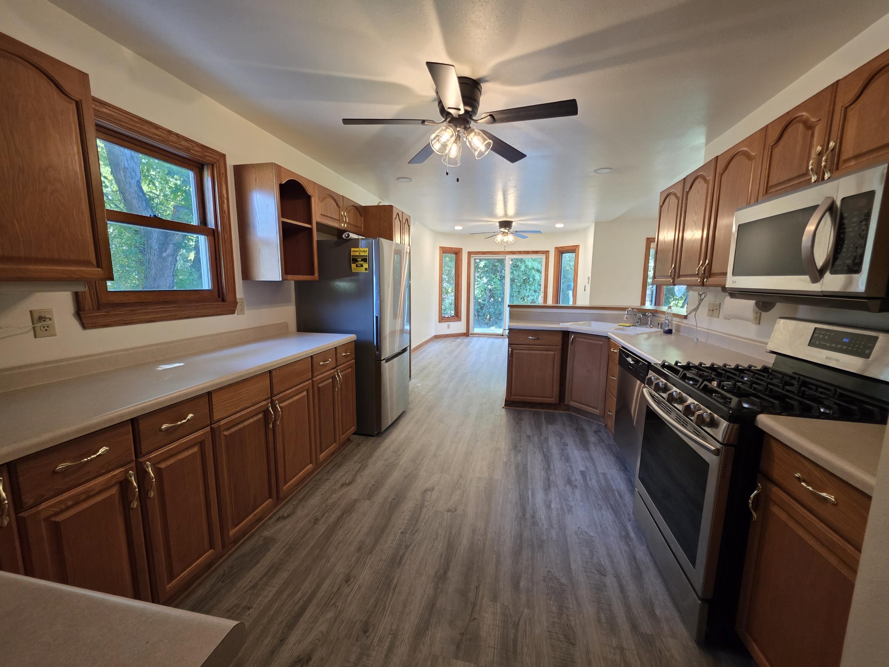 10719 West Calumet Road Milwaukee, WI 53224 - Photo 16 of 30 Kitchen
