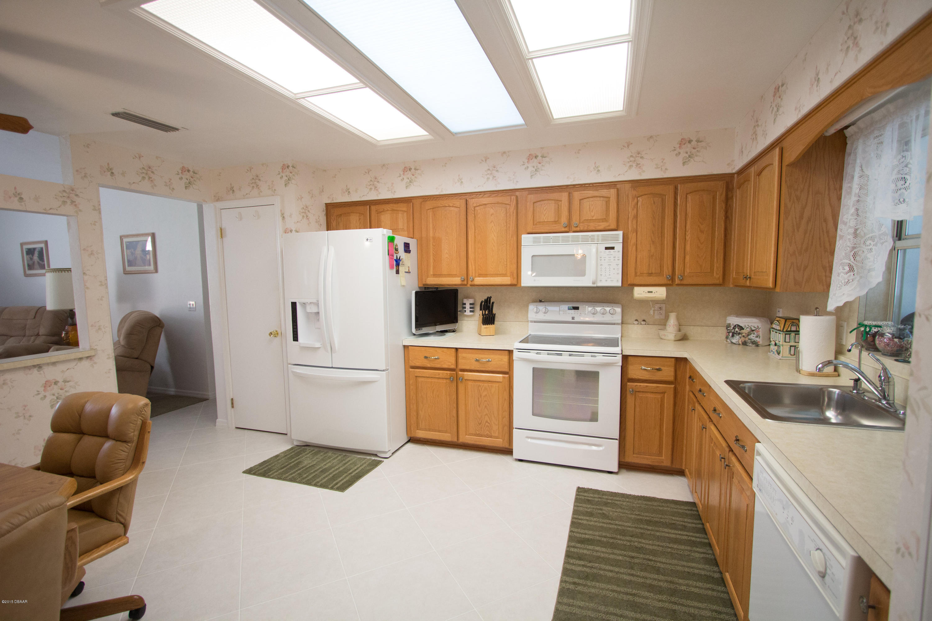 481 Newton Road Port Orange, FL 32127 - Photo 4 of 35 Eat-in kitchen