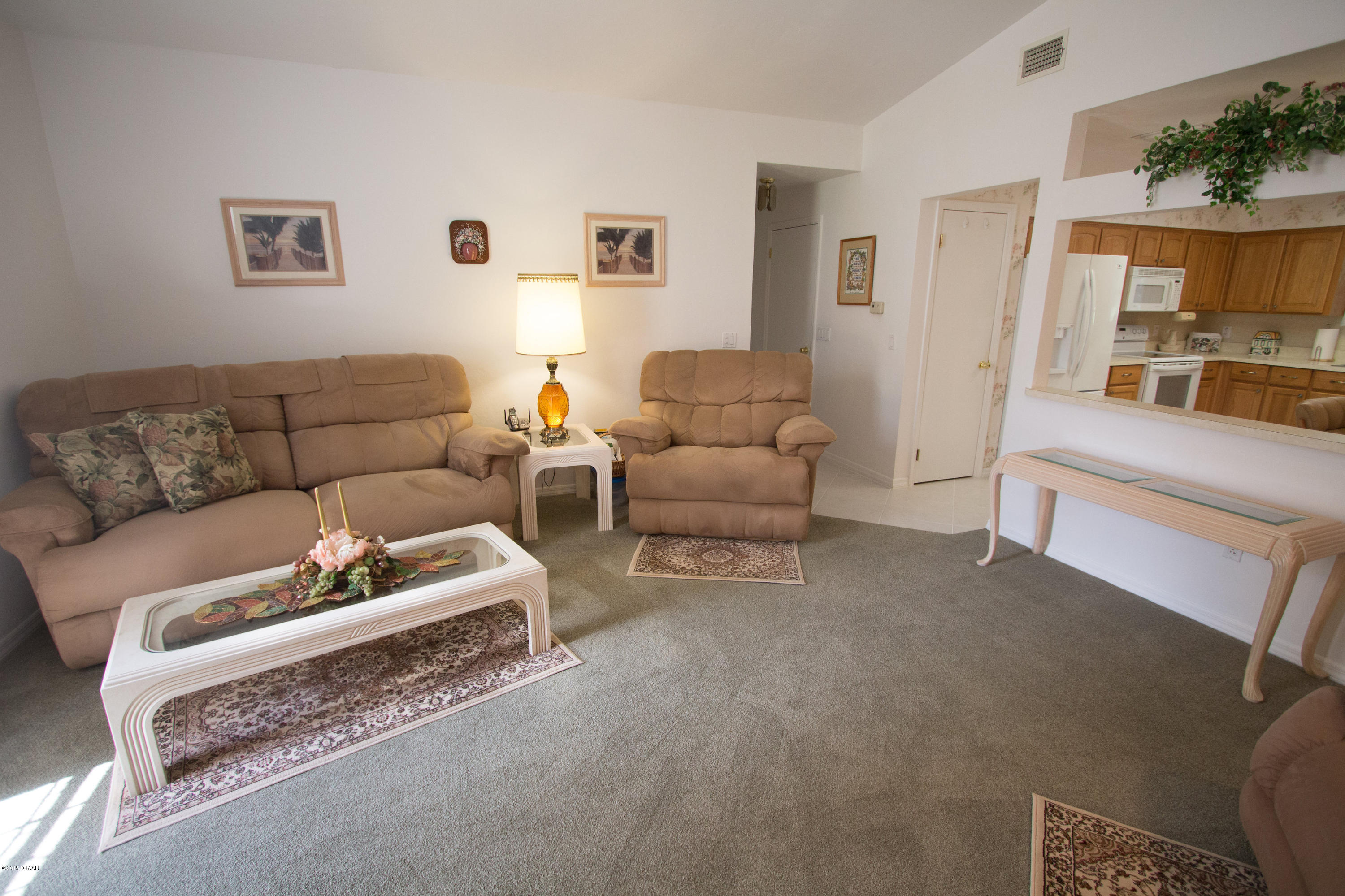 481 Newton Road Port Orange, FL 32127 - Photo 8 of 35 Living room
