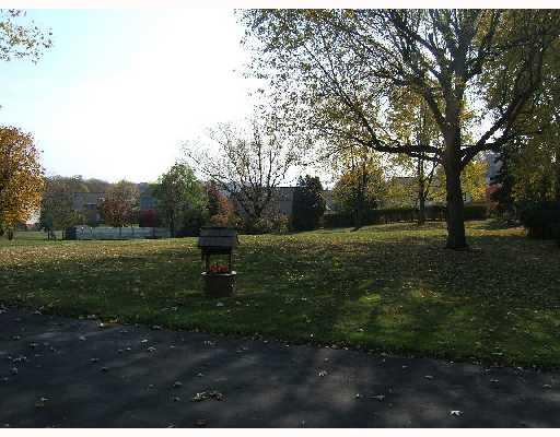 131 Hahn Road Pittsburgh, PA 15209 - Photo 12 of 16 Yard/Garden. Picture perfect level back yard