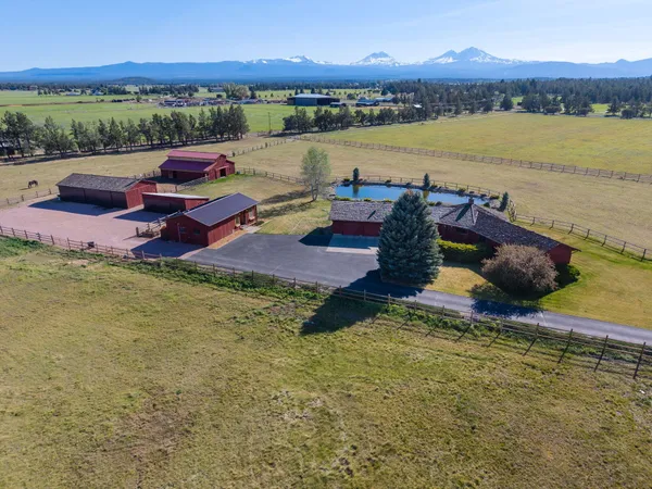 $1,895,000 | 18075 Fadjur Lane, Sisters, OR 97759