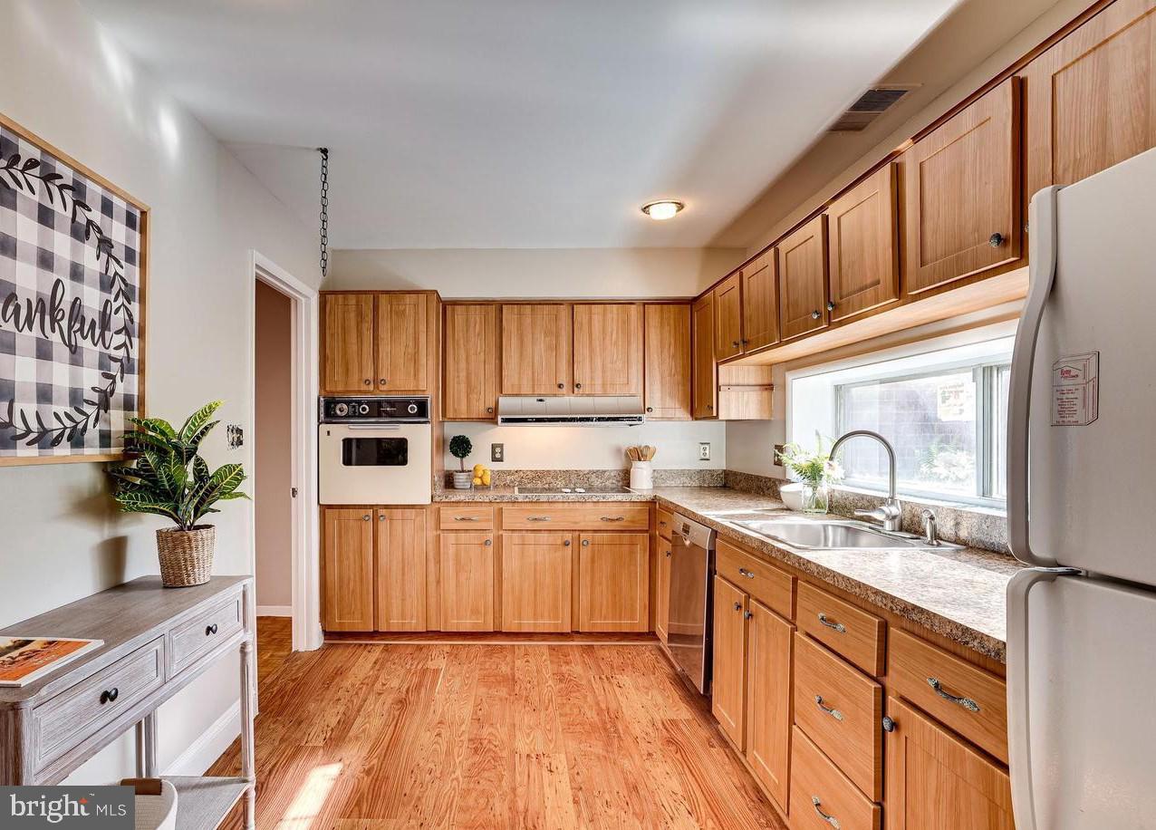 11503 Links Drive Reston, VA 20190 - Photo 3 of 12