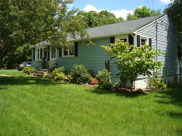 16 Heritage Road Sutton, MA 01590 - Photo 4 of 25