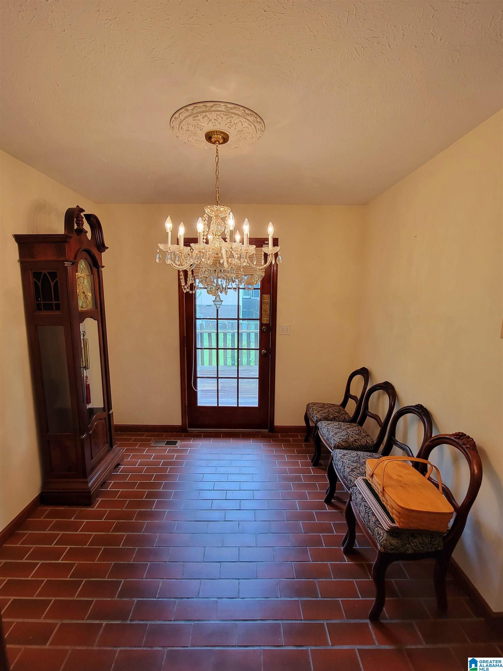 803 Mountain Brook Road Oxford, AL 36203 - Photo 9 of 20