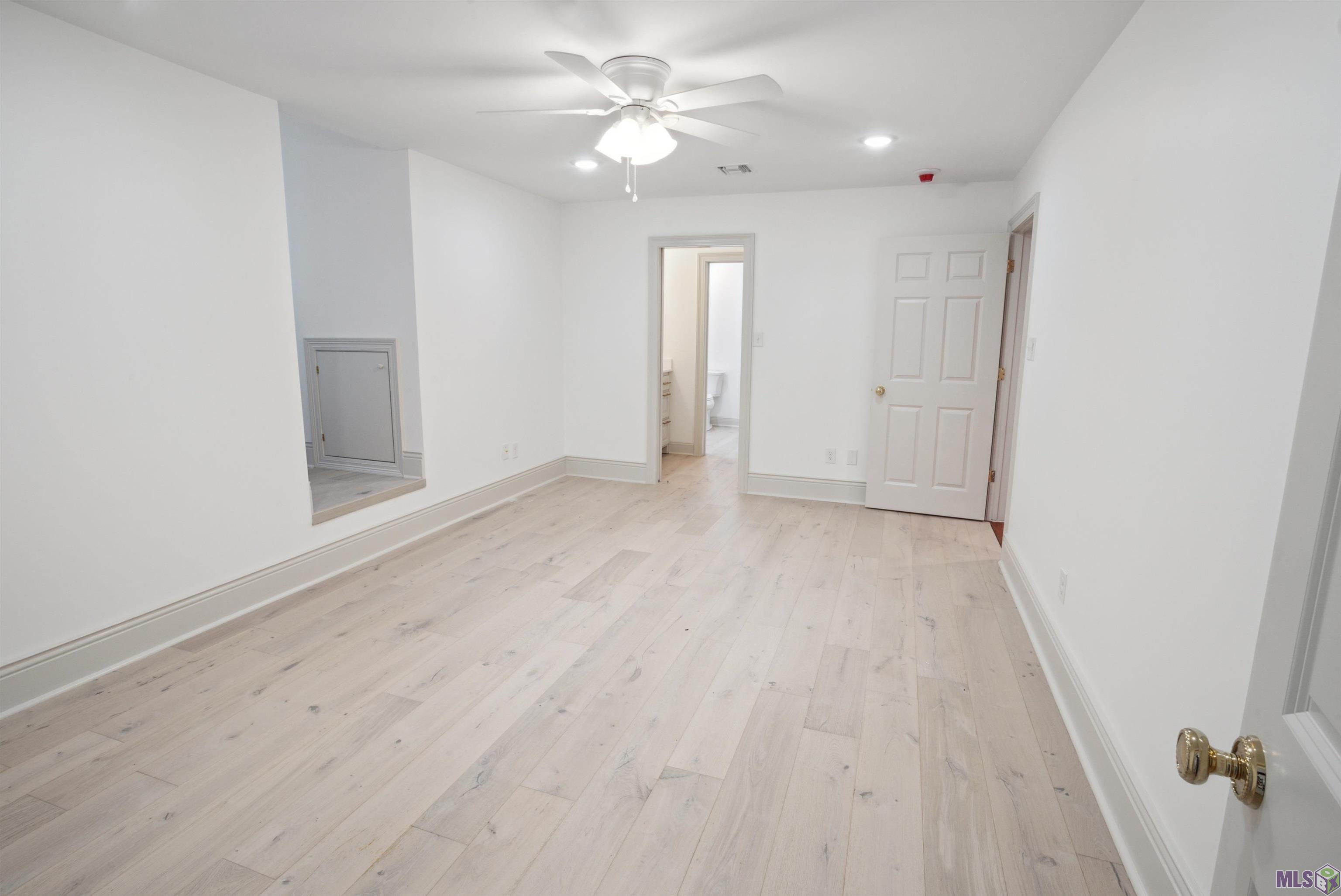 216 Ridgewood Boulevard Golden Meadow, LA 70357 - Photo 26 of 42 Upstairs 3rd bedroom