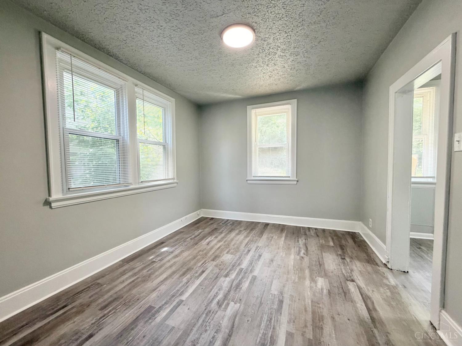 1239 Rutledge Avenue Cincinnati, OH 45205 - Photo 3 of 7