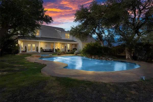 $880,000 | 1540 Austin Hines Drive, China Spring, TX 76633