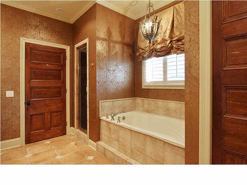 532 Heatherstone Court Ridgeland, MS 39157 - Photo 13 of 17 Whirlpool and Separate Shower!