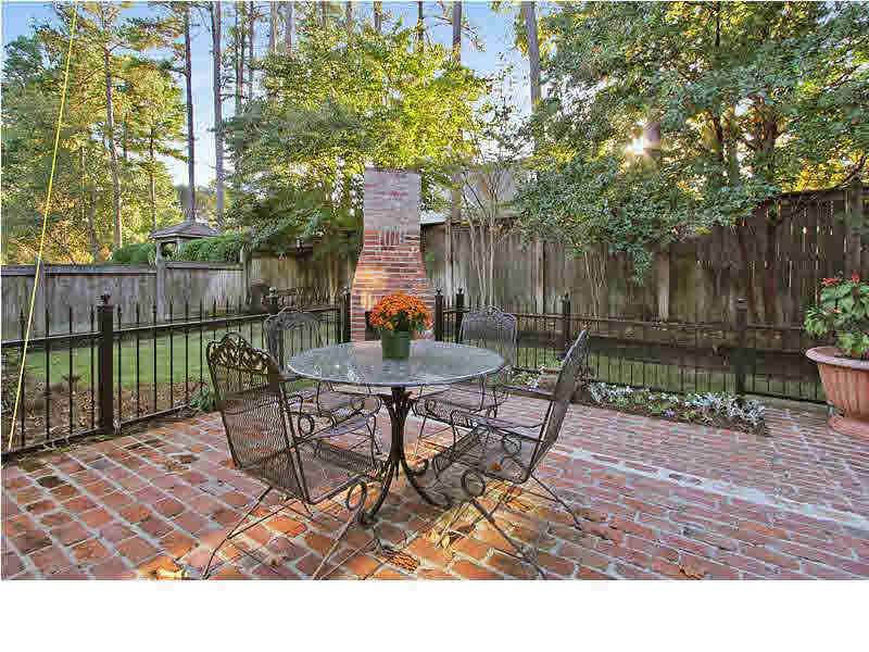 532 Heatherstone Court Ridgeland, MS 39157 - Photo 16 of 17 Entertain around the Fireplace!