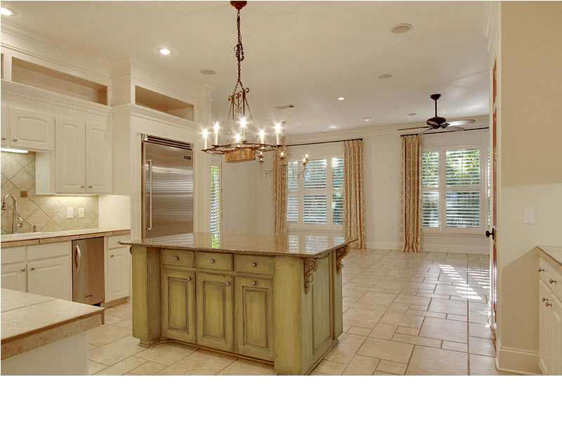 532 Heatherstone Court Ridgeland, MS 39157 - Photo 8 of 17 Center Island with Eat at Bar!
