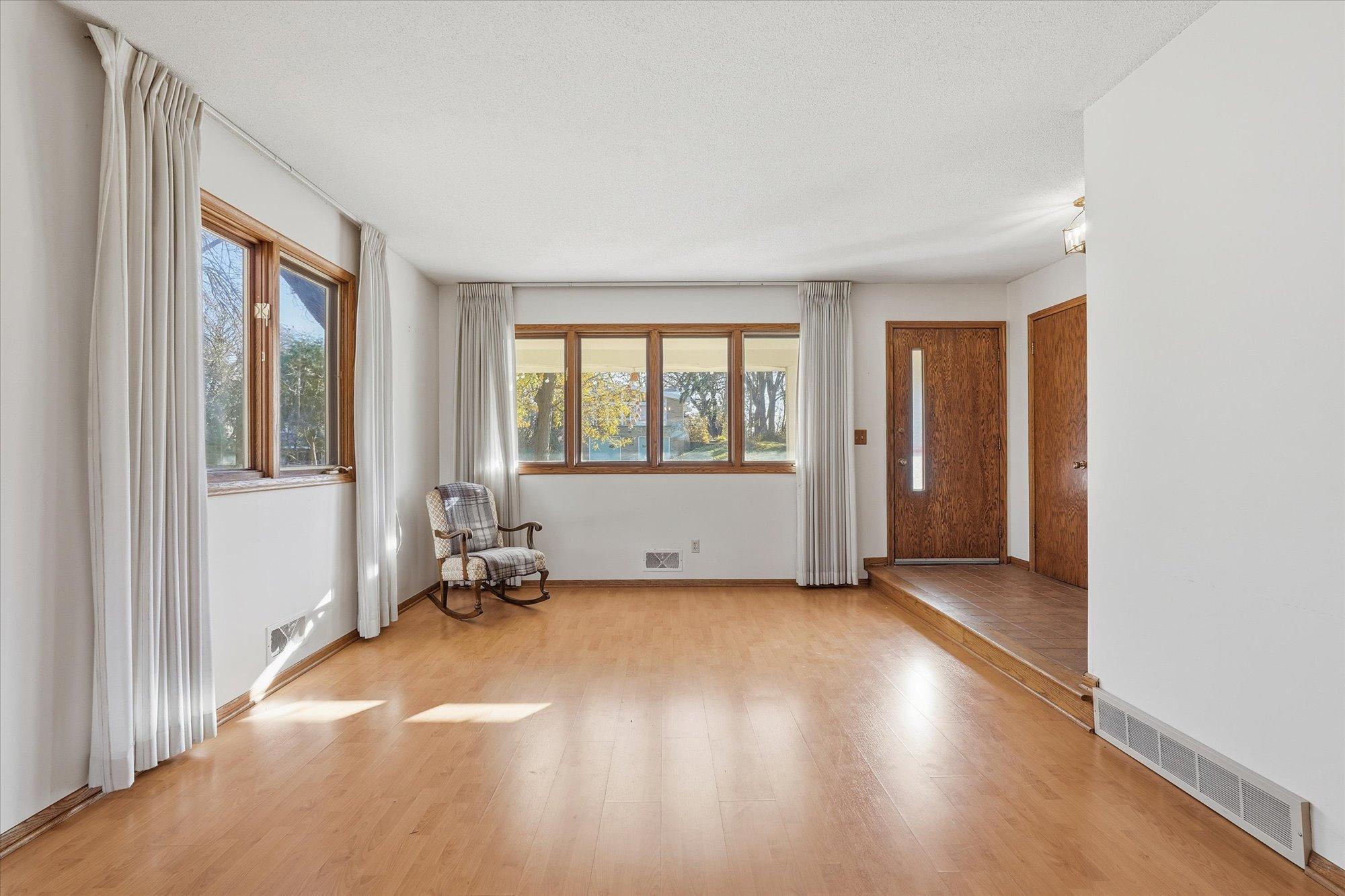 1823 Gramsie Road Arden Hills, MN 55112 - Photo 5 of 44