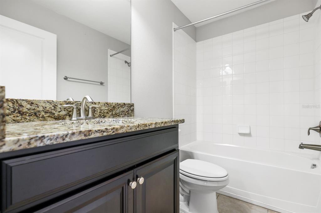 10148 Newminster Loop Ruskin, FL 33573 - Photo 21 of 40