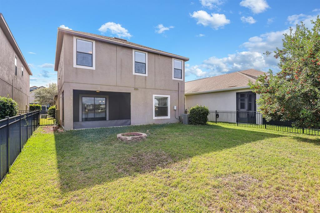 10148 Newminster Loop Ruskin, FL 33573 - Photo 27 of 40