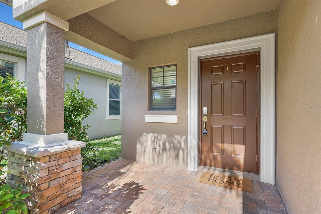 10148 Newminster Loop Ruskin, FL 33573 - Photo 3 of 40