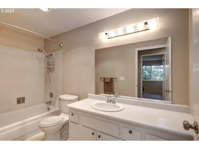 $250,000 | 5150 Northwest Neakahnie Avenue, Unit 40, Portland, OR 97229