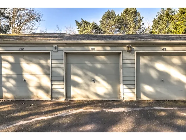 $250,000 | 5150 Northwest Neakahnie Avenue, Unit 40, Portland, OR 97229