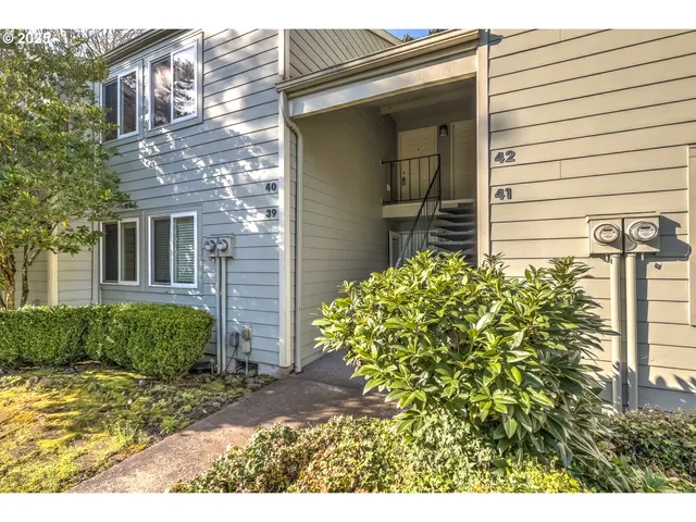$250,000 | 5150 Northwest Neakahnie Avenue, Unit 40, Portland, OR 97229
