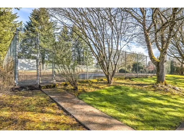 $250,000 | 5150 Northwest Neakahnie Avenue, Unit 40, Portland, OR 97229
