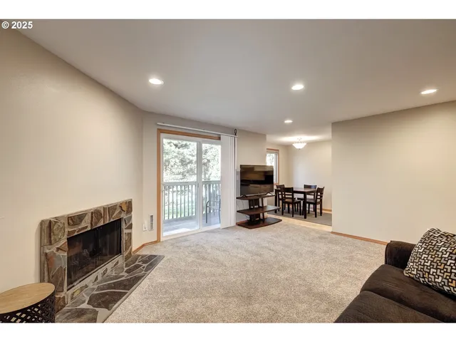 $250,000 | 5150 Northwest Neakahnie Avenue, Unit 40, Portland, OR 97229
