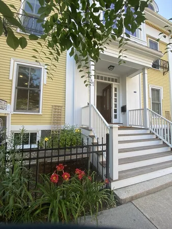 $2,090,000 | 11 Magazine Street, Unit B, Cambridge, MA 02139