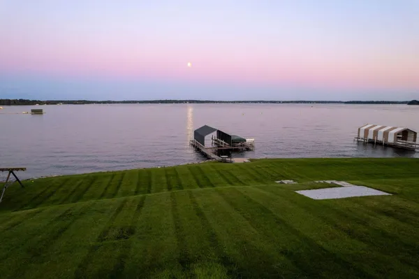 $7,500,000 | 1305 Shoreline Drive, Wayzata, MN 55391