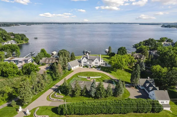 $7,500,000 | 1305 Shoreline Drive, Wayzata, MN 55391