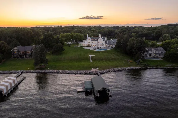 $7,500,000 | 1305 Shoreline Drive, Wayzata, MN 55391