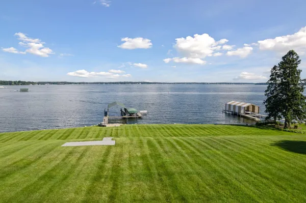 $7,500,000 | 1305 Shoreline Drive, Wayzata, MN 55391