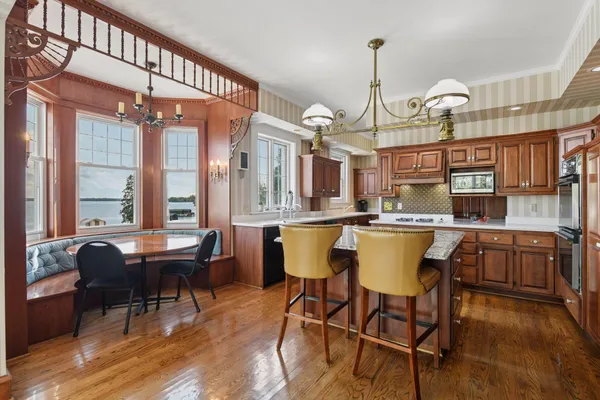 $7,500,000 | 1305 Shoreline Drive, Wayzata, MN 55391