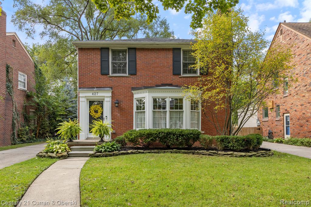 427 Maison Road Grosse Pointe, MI 48236 - Photo 2 of 37