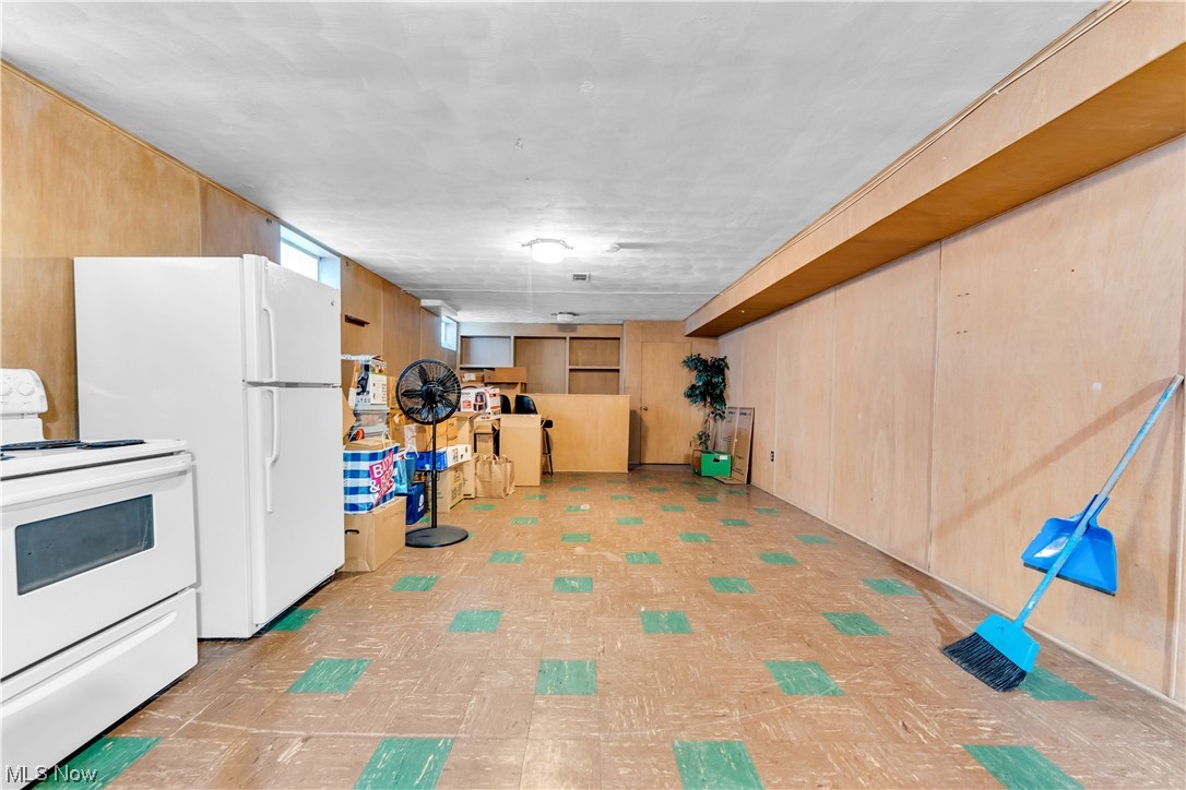 13566 Cedar Road Cleveland, OH 44118 - Photo 47 of 49