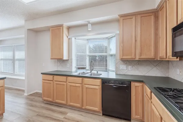 $3,200 | 1523 Westchase Drive, Allen, TX 75002