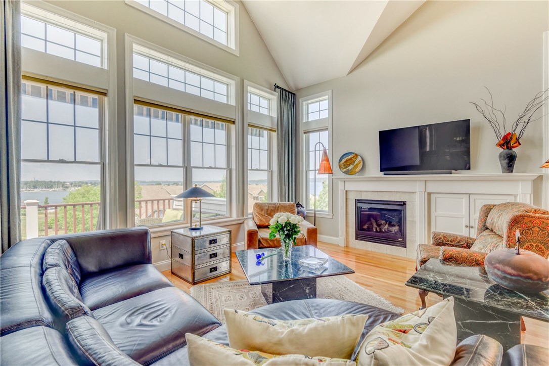 297 Village Road Tiverton, RI 02878 - Photo 13 of 38