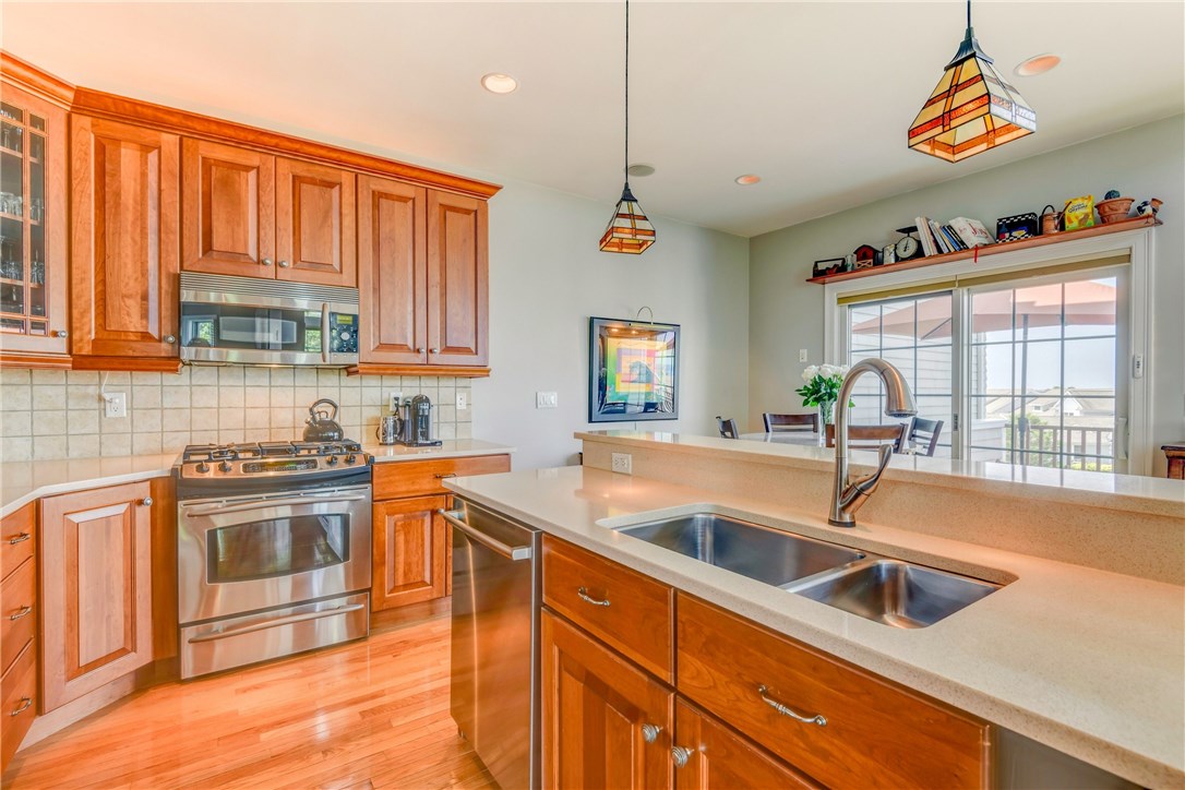 297 Village Road Tiverton, RI 02878 - Photo 18 of 38