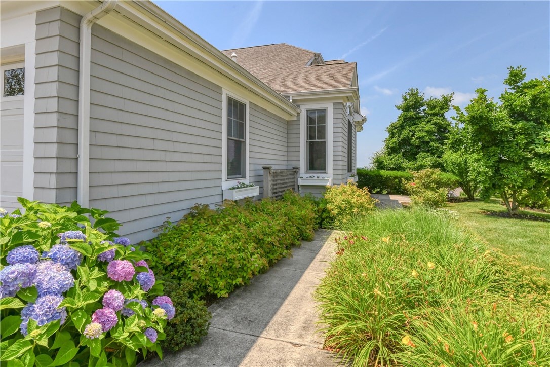 297 Village Road Tiverton, RI 02878 - Photo 3 of 38