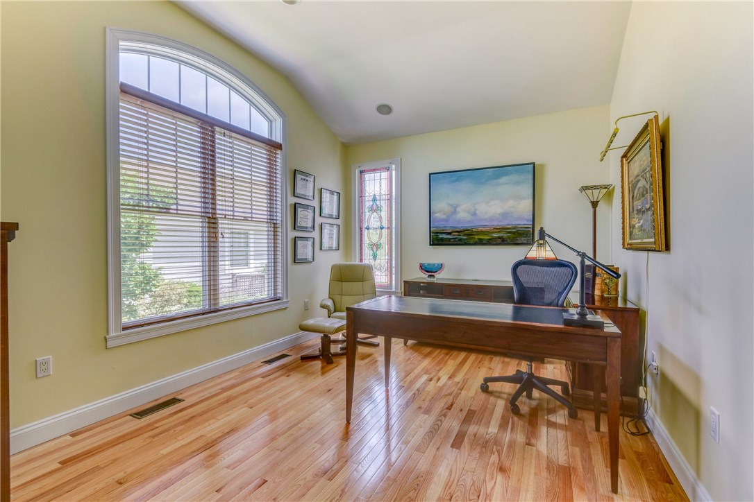 297 Village Road Tiverton, RI 02878 - Photo 6 of 38