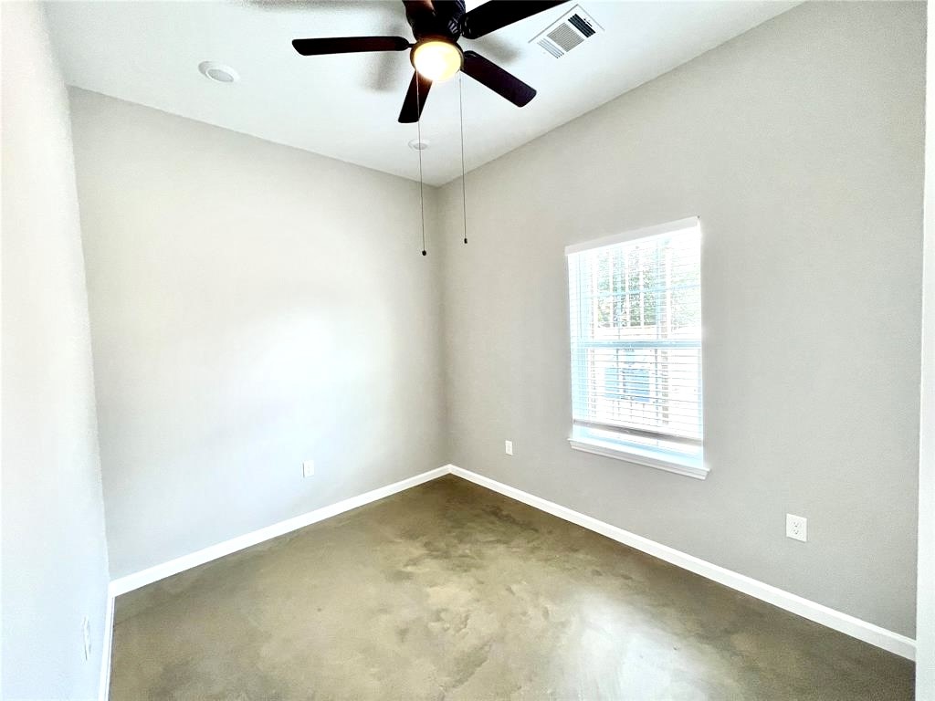 9508 Quaker Court, Unit B Rosharon, TX 77583 - Photo 11 of 16