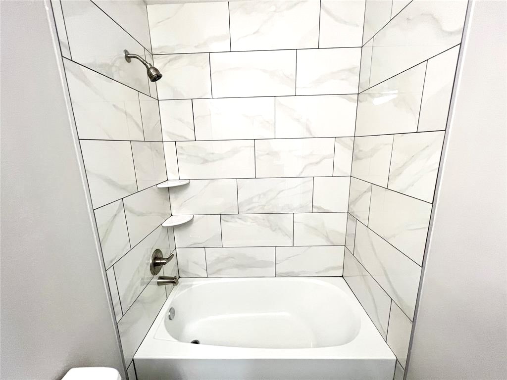 9508 Quaker Court, Unit B Rosharon, TX 77583 - Photo 13 of 16