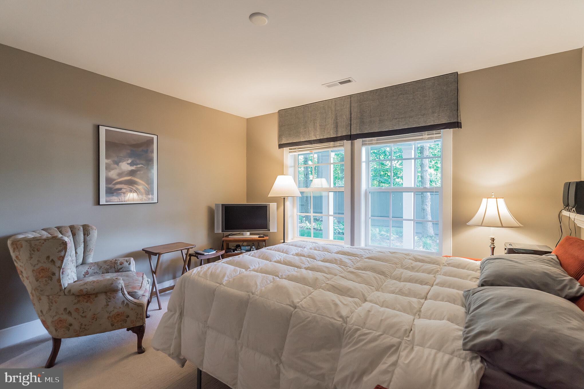 4440 Rosenwald Lane Fairfax, VA 22030 - Photo 28 of 34