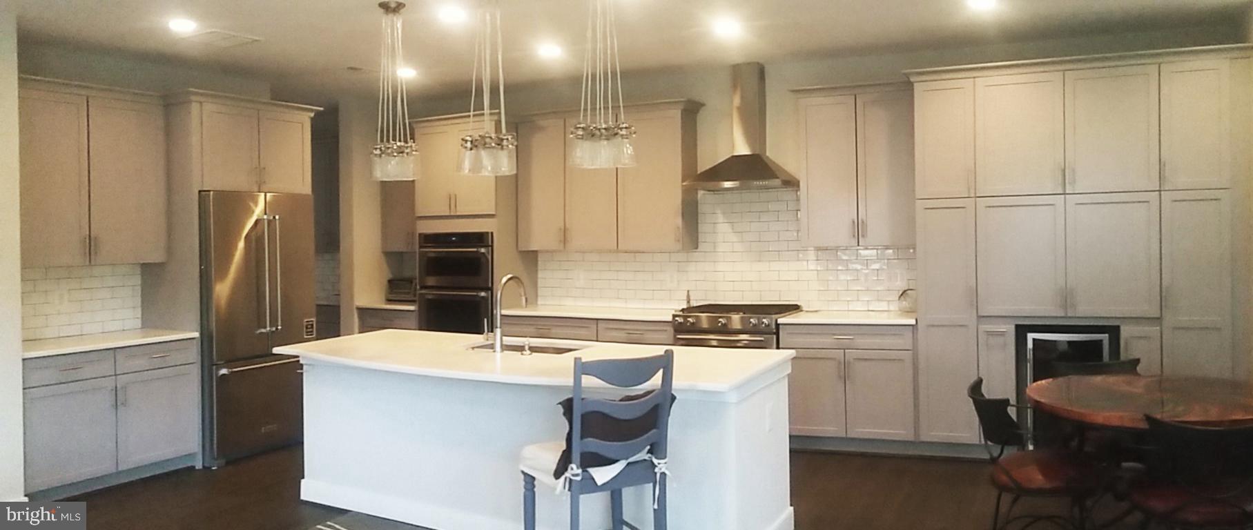 4440 Rosenwald Lane Fairfax, VA 22030 - Photo 8 of 34